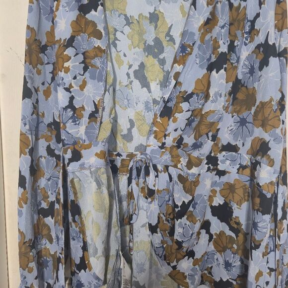 BCBGMaxAzria Blue and Brown Blouse with Tie Front and Sailor Collar Size Large - Picture 3 of 6